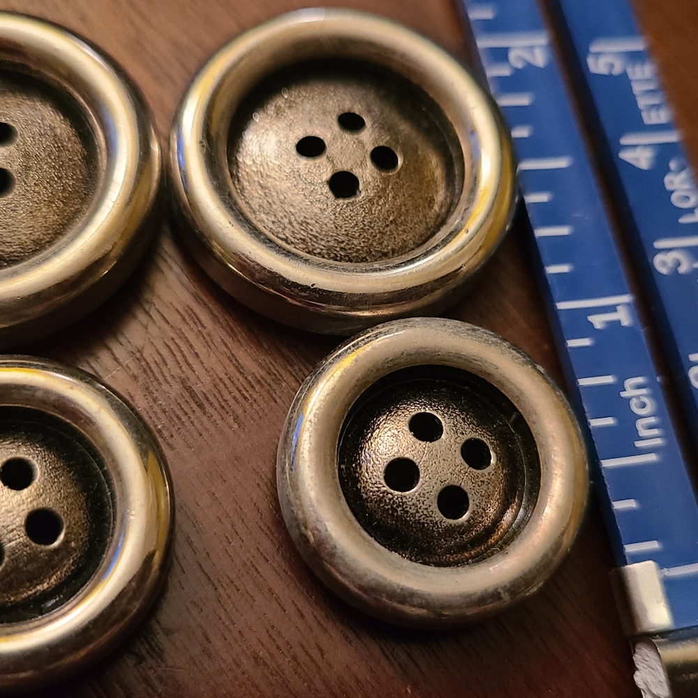 Vintage buttons set of 4